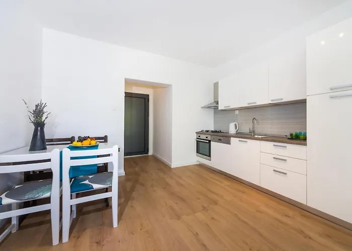 Apartments Shosha